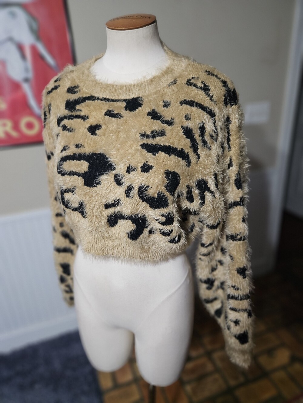 Blue Blush Super Soft Cropped Leopard Print Top Medium